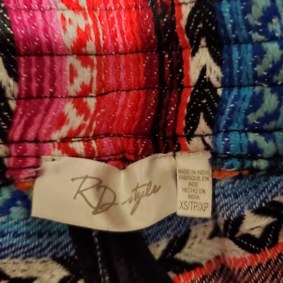 Multicolored Aztec Printed Shorts - Picture 4 of 4